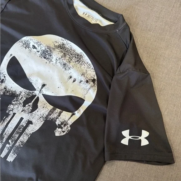 Under Armour Marvel Black Punisher Skull Compression Shirt - Picture 2 of 4